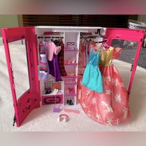 Barbie closet with tons of clothes & accessories!